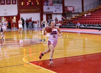 Mocs tip-off winning homer Photo courtesy of Andy Meng / Stageshot Photography