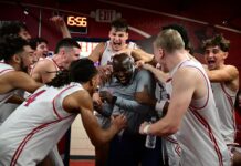 Steen leads men’s basketball to overtime victory