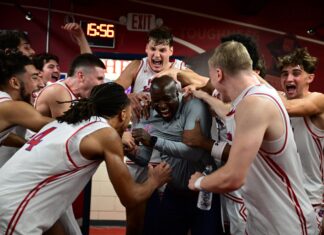 Steen leads men’s basketball to overtime victory