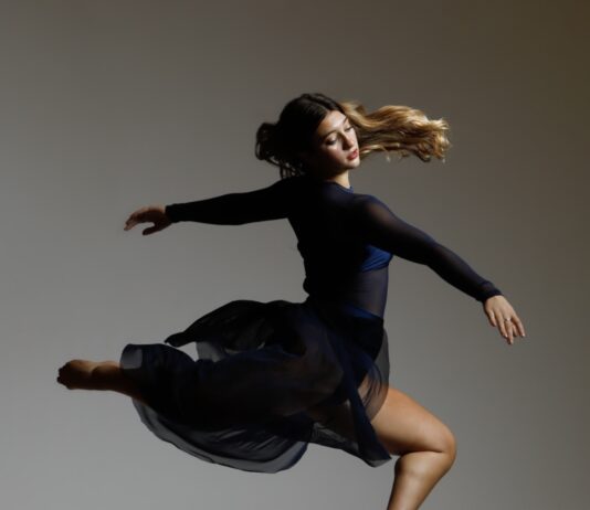 Recent alumnae returns as a ballet instructor